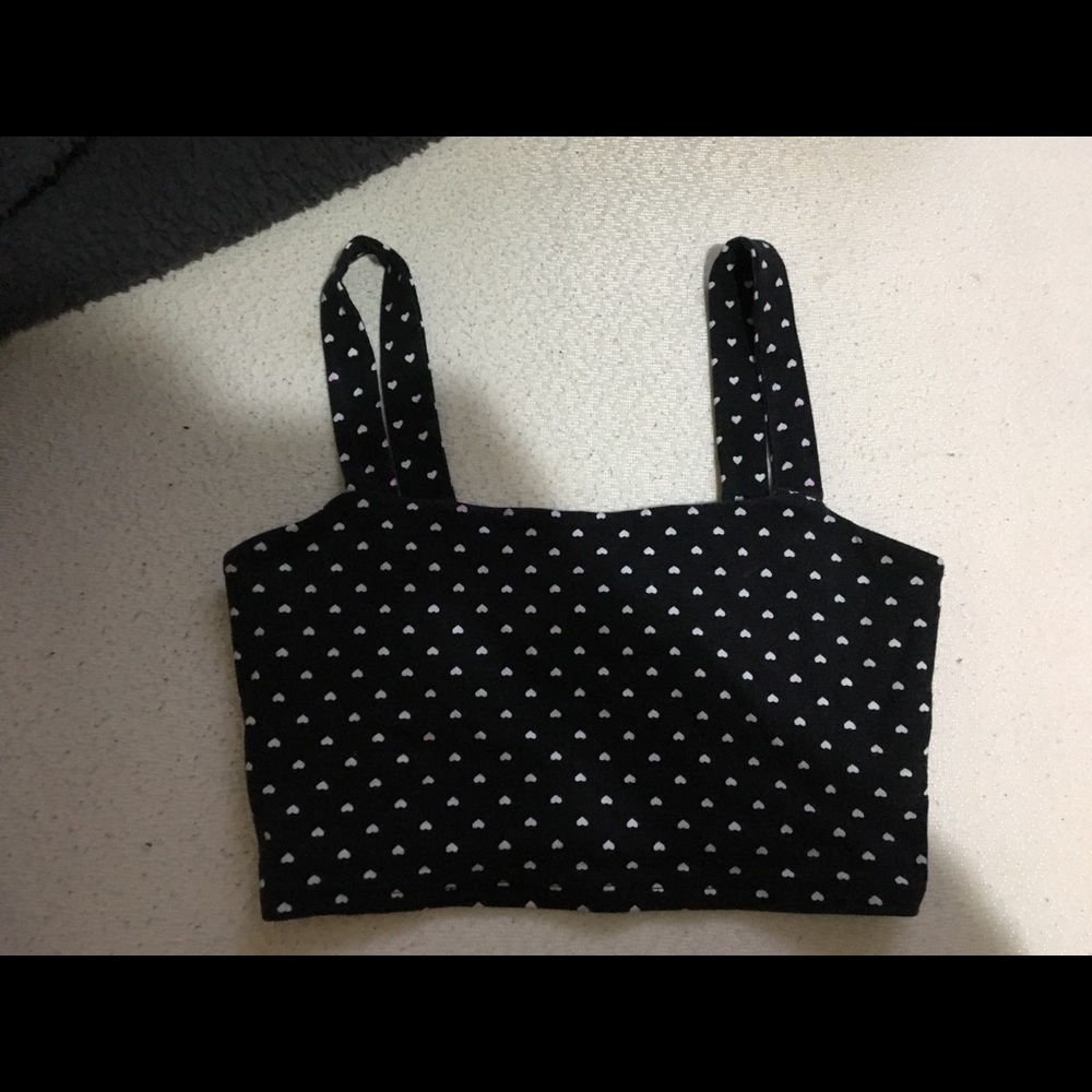 Black crop top w/ white heart print <3